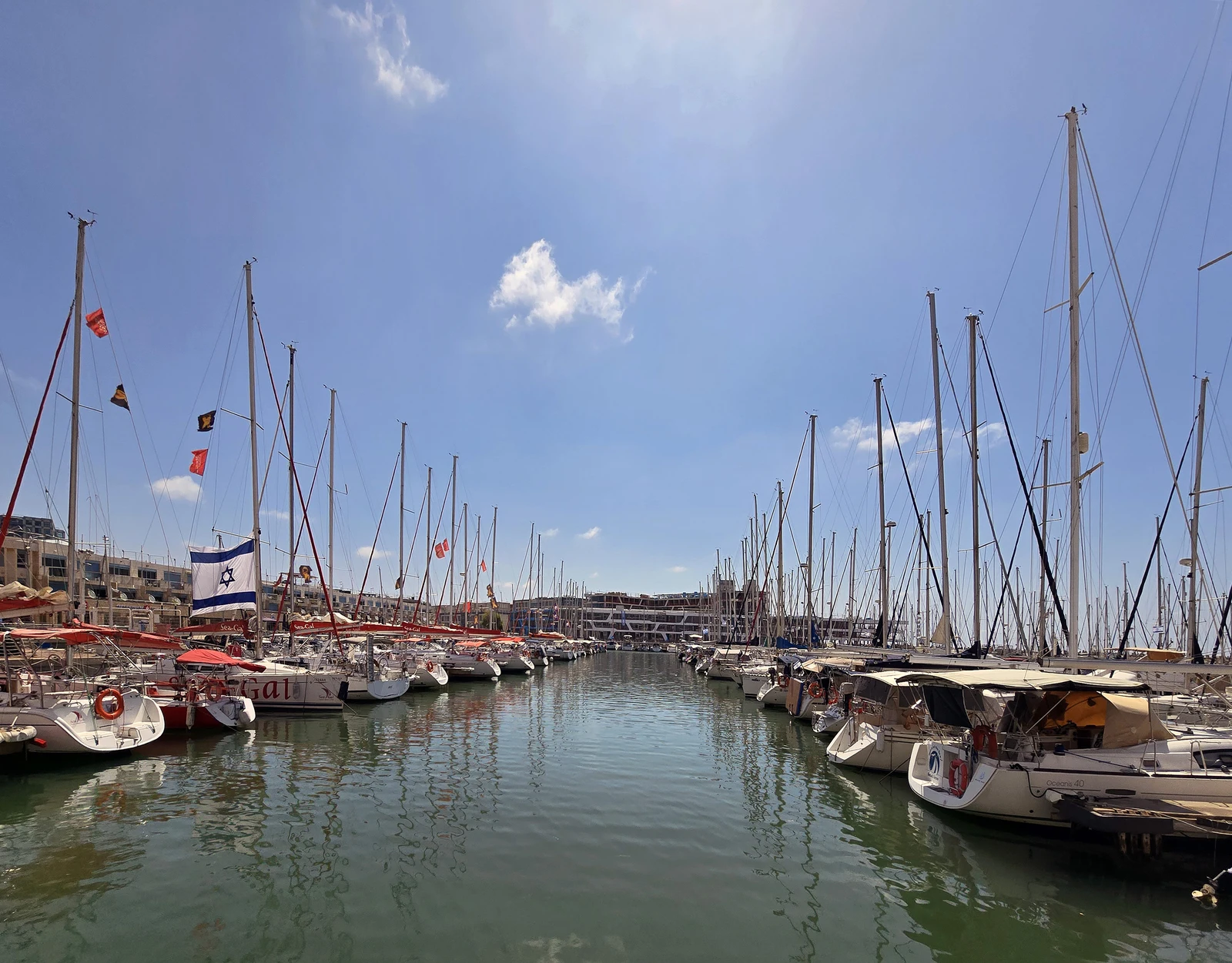Marina de Herzliya · photographie d’avril 2025