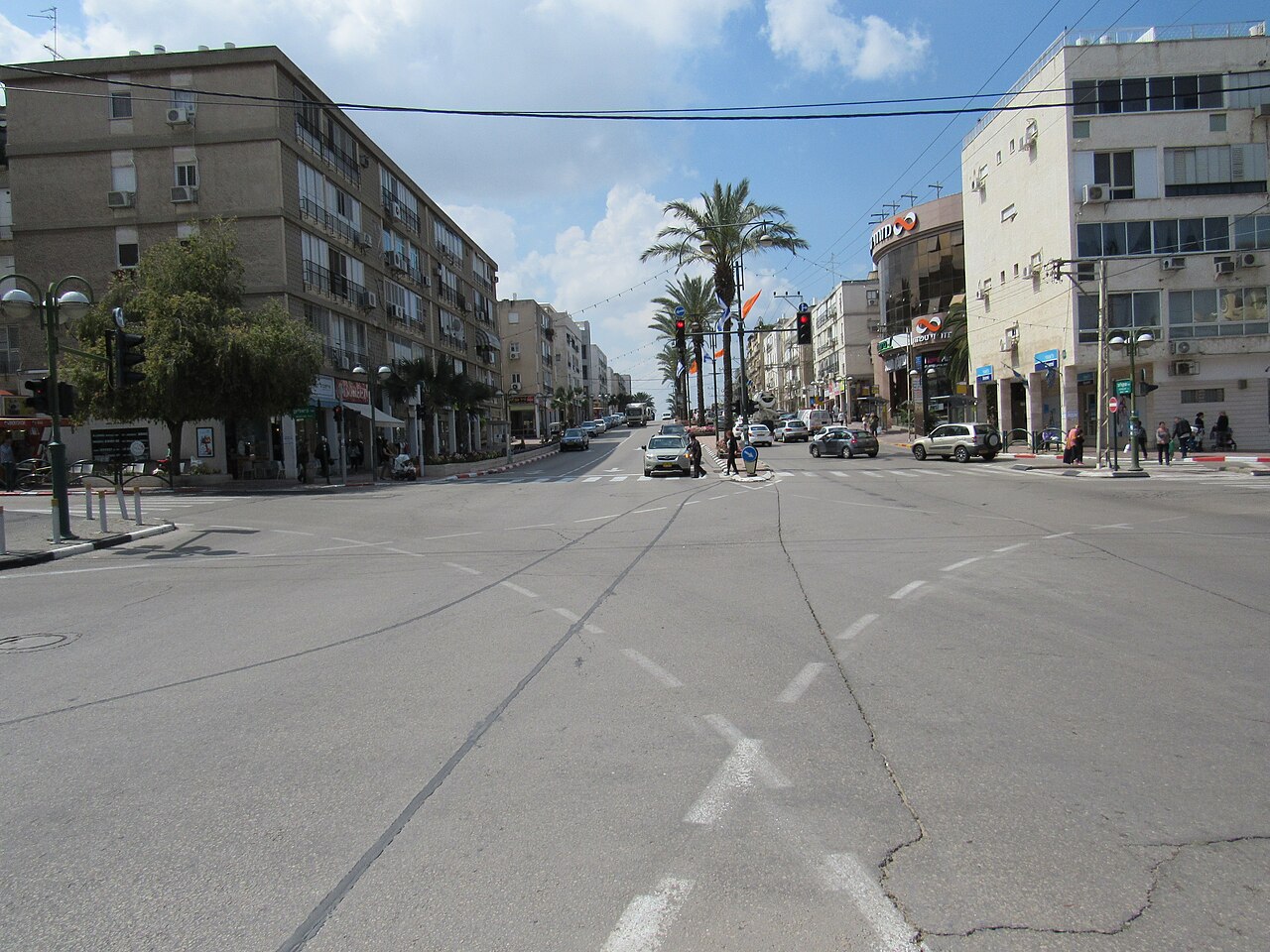 סוקולוב ושדרות ביאליק ברמת השרון, צילום מ־2015 · צילום הסביבה